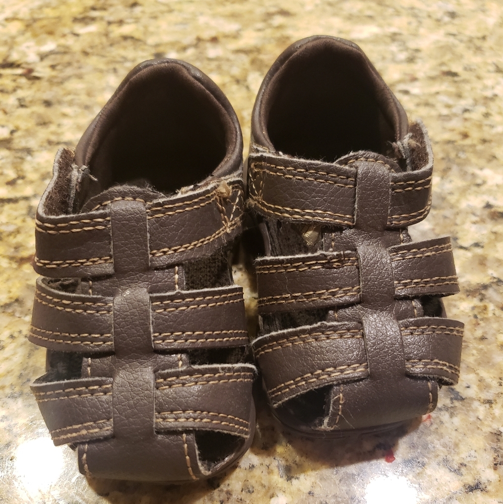 Brown leather sandals for baby